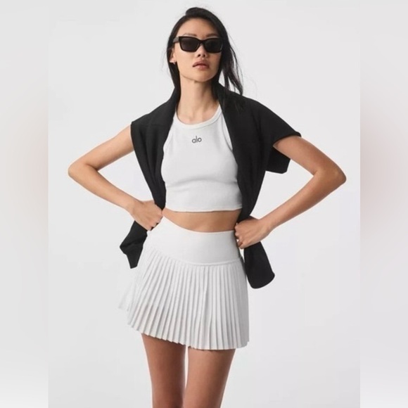 ALO Yoga Women's Green Varsity Pleated Tennis Skirt Skort, XS - Picture 4 of 6